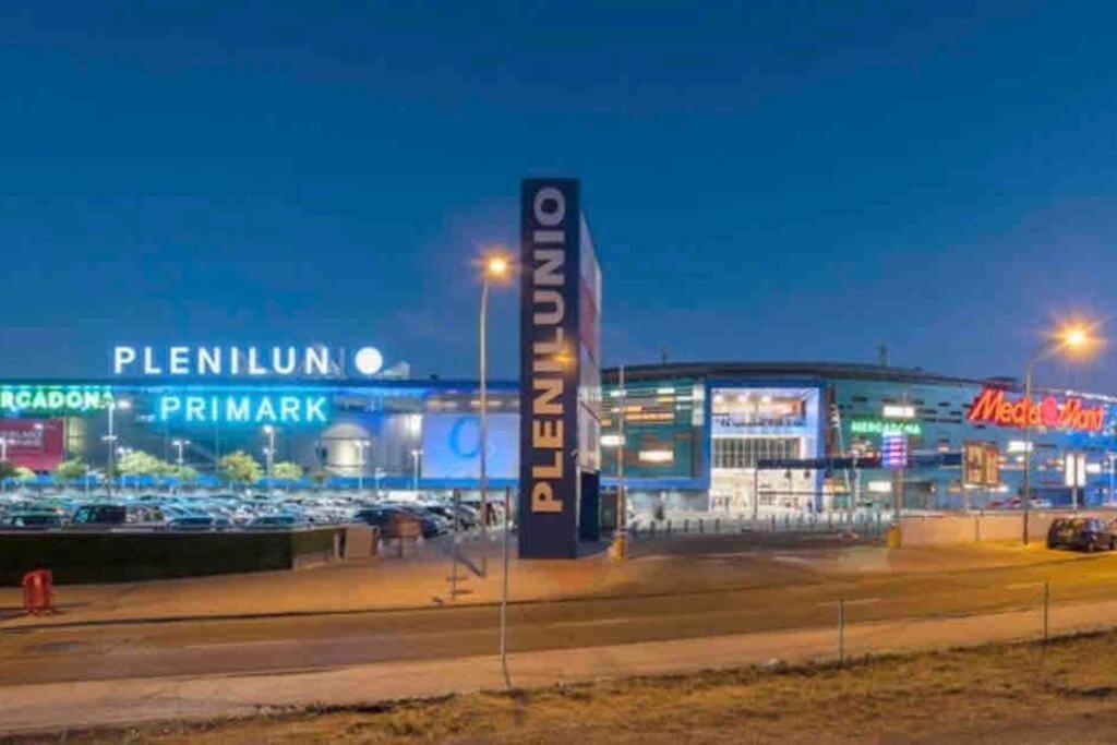 P4 Madrid Airport, Estadio Civitas, Ifema, Barajas Y Rejas Ngoại thất bức ảnh